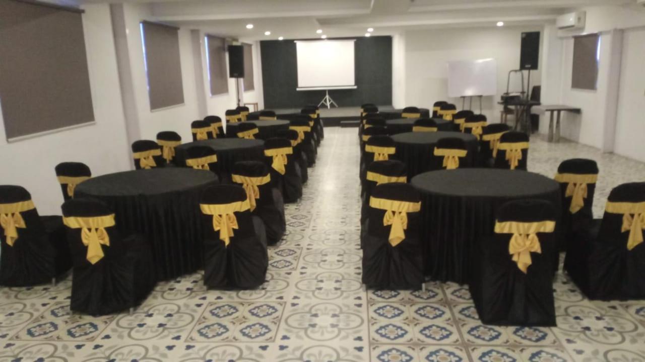Medora Hotel Kozhikode Extérieur photo