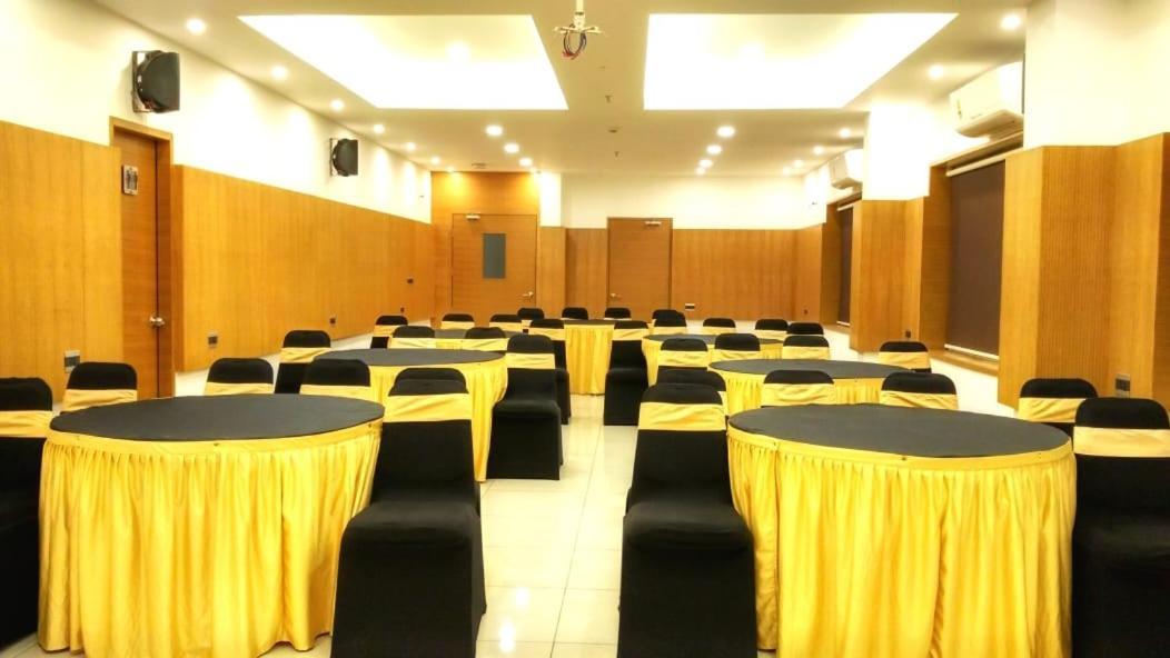 Medora Hotel Kozhikode Extérieur photo