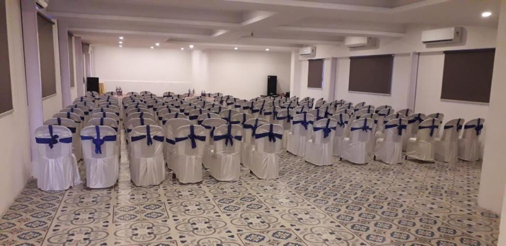 Medora Hotel Kozhikode Extérieur photo